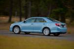 Toyota Camry Hybrid 2012 года